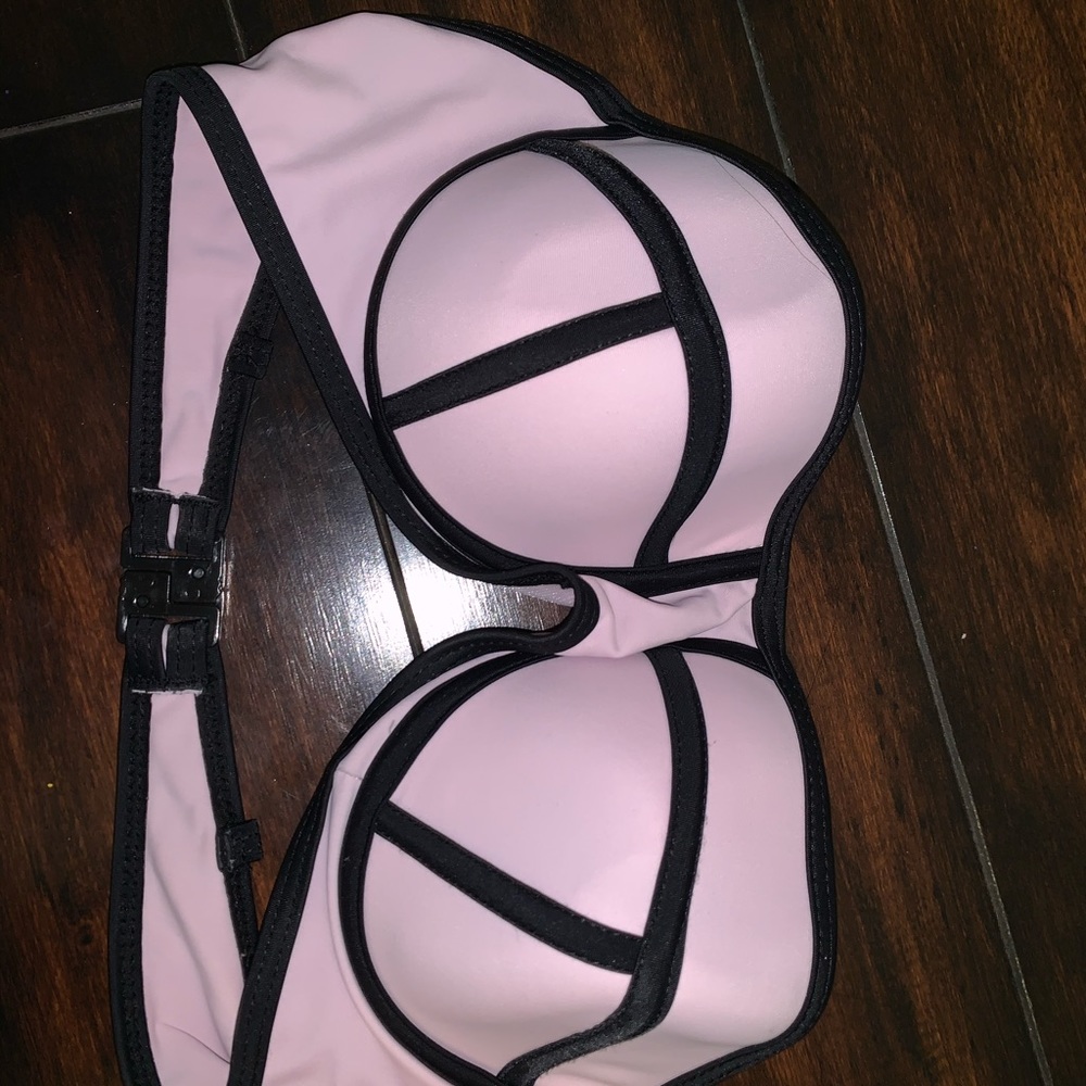 Pink bikini top, with padding, strapless